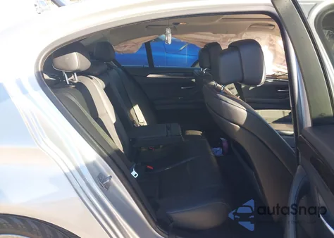 2013 BMW 528I xDrive z USA, uszkodzony, nr VIN WBAXH5C5XDD109346